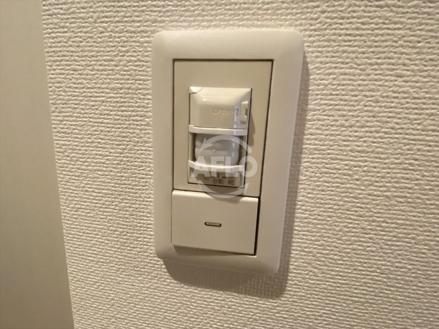 その他設備　アーバネックス北浜　人感センサーライト