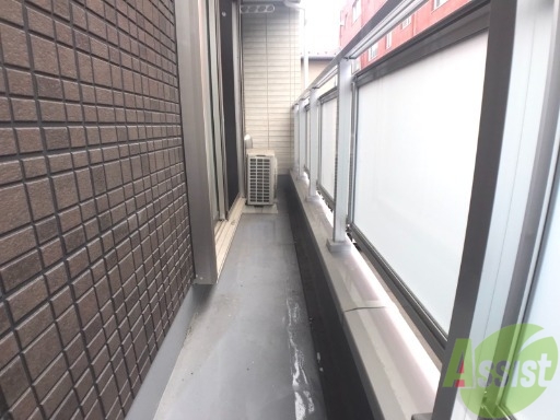 バルコニー　バルコニーは幅もしっかりあって洗濯物がはかどりそうですね。
