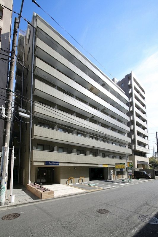 建物外観　SRC(鉄骨鉄筋コンクリート)構造　9階建て　総戸数101戸