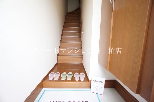 玄関　※別号室参考写真です ※現況優先