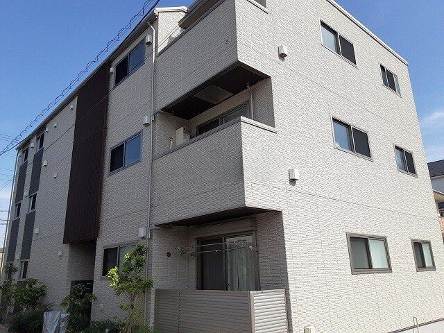 建物外観　オートロック付きです
