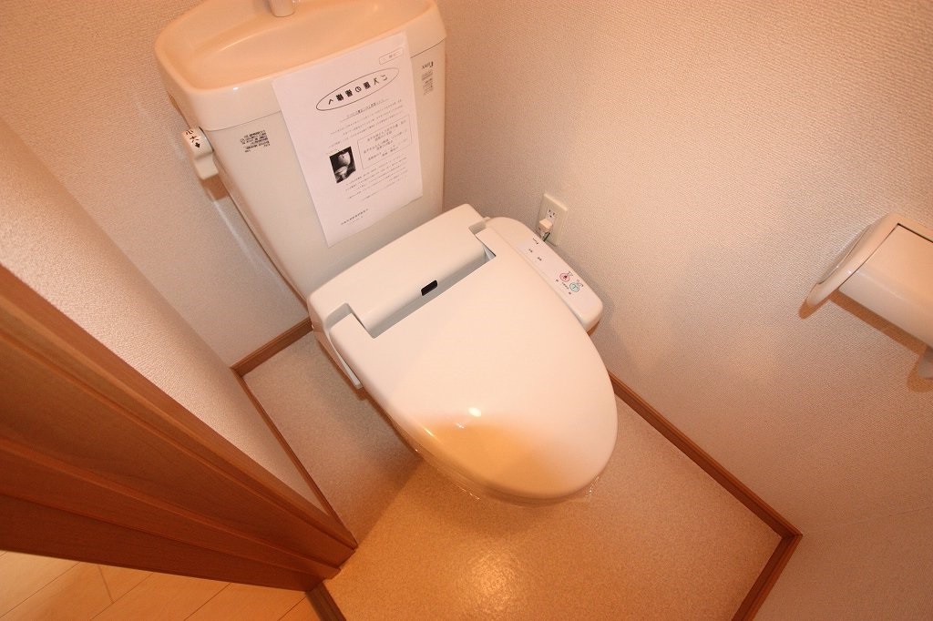井原鉄道 湯野駅 徒歩5分 2階建 築17年のトイレ写真