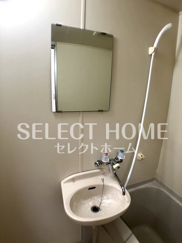 洗面設備　コンパクトで使いやすい洗面所