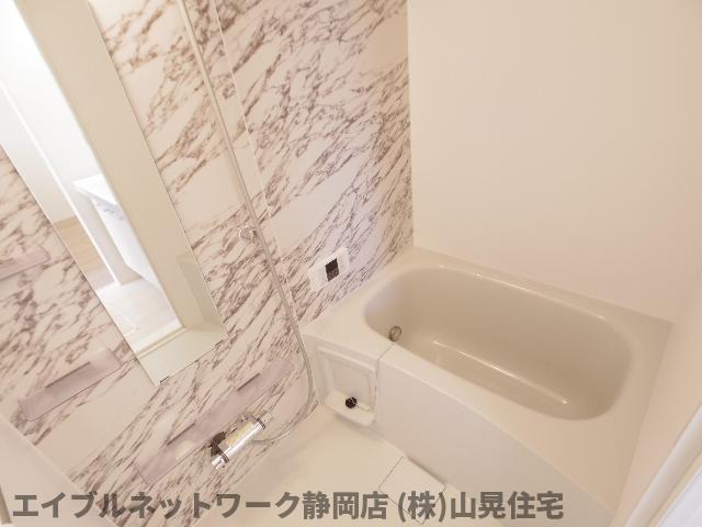 バス・シャワールーム　きれいなお風呂です