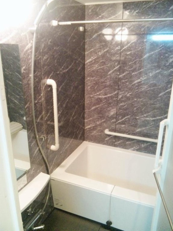 バス・シャワールーム　バスルーム