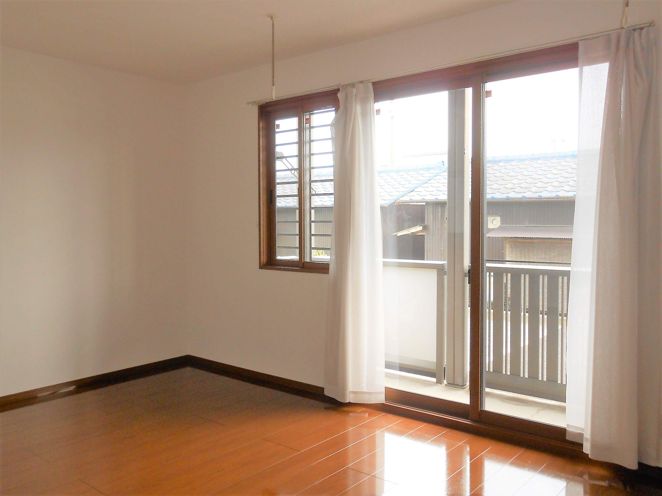 居室・リビング　11.5帖の南面リビングです。日当たり良好！