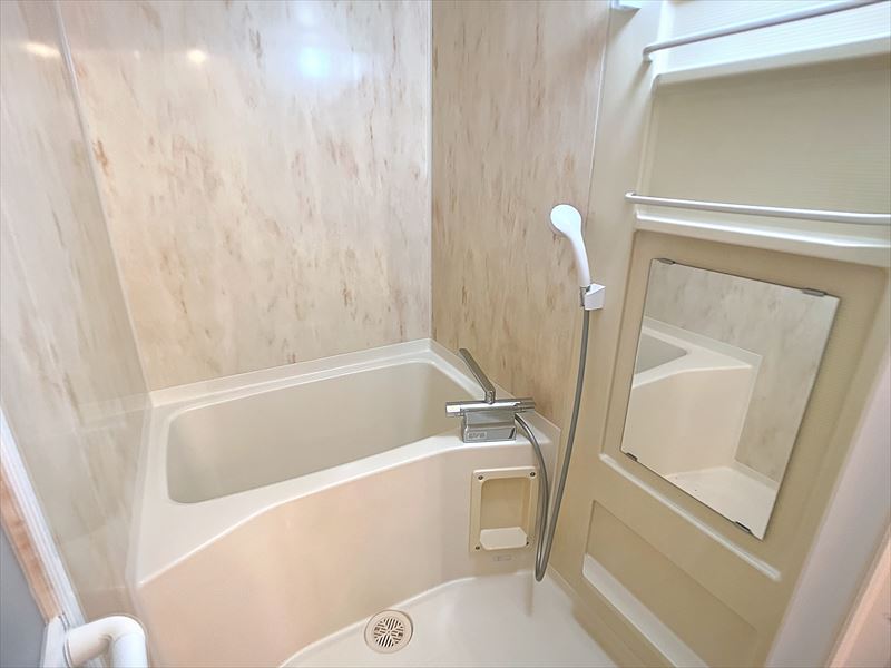 バス・シャワールーム　※別の部屋の写真です。(反転タイプ)