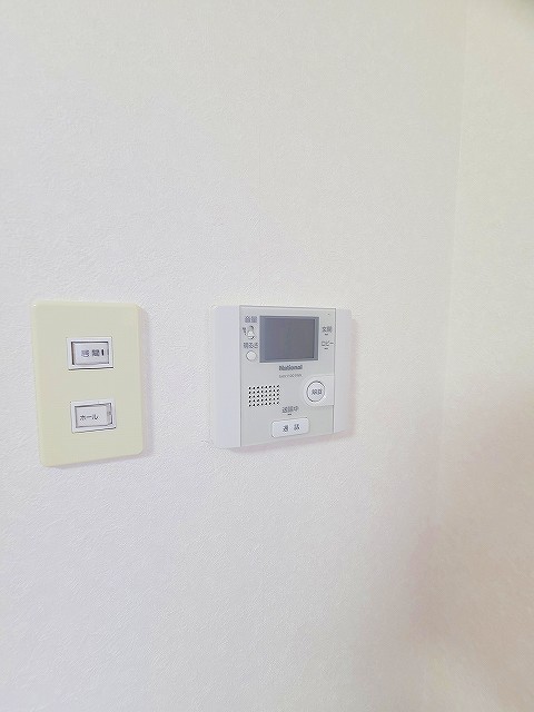 セキュリティ　来客者の確認ができるTVモニターホンが設置されています。