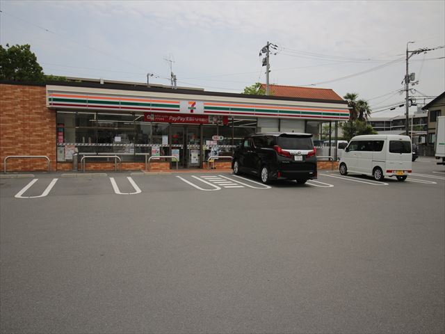 コンビニ　セブンイレブン東広島西条下見店（コンビニ）まで716m
