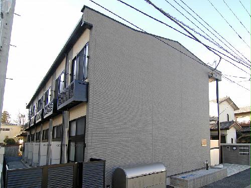 【レオパレス楠の建物外観】