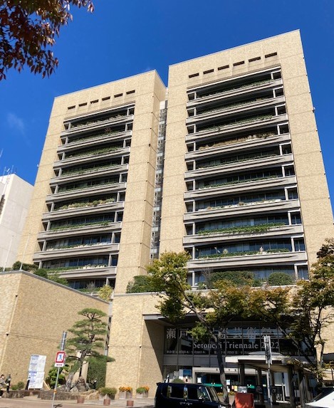 役所　高松市役所（役所）まで877m
