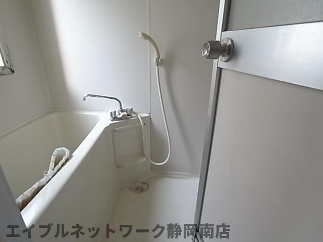 バス・シャワールーム　ゆったり過ごせるお風呂です