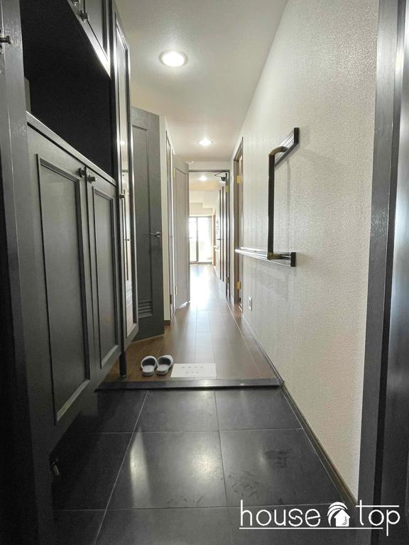 玄関　大型収納付き