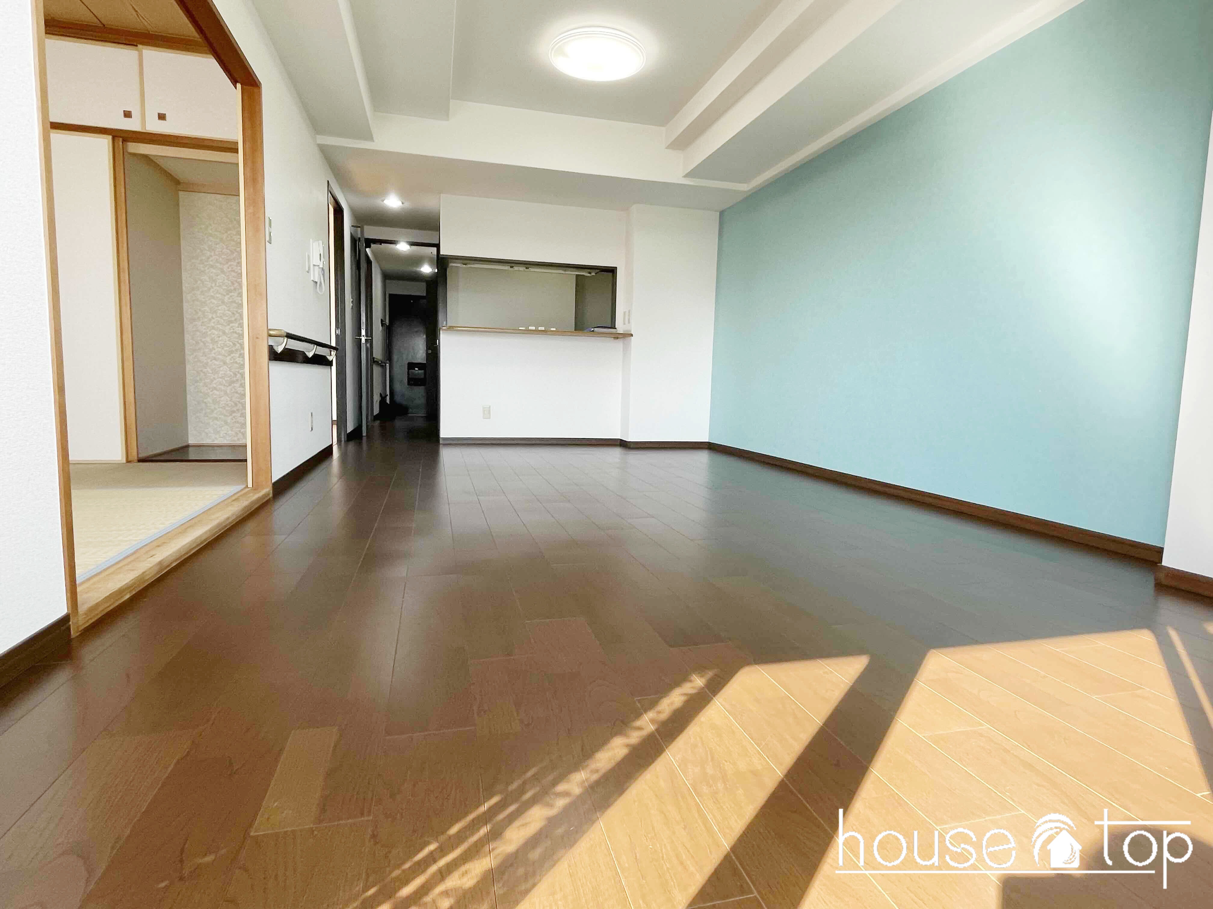 居室・リビング　フローリング張替え済