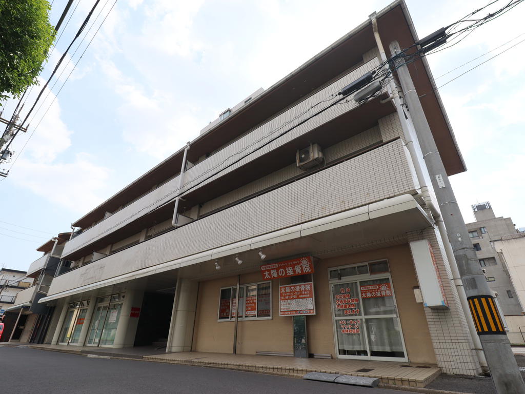 建物外観　しっかりとした外観♪最上階角部屋です。