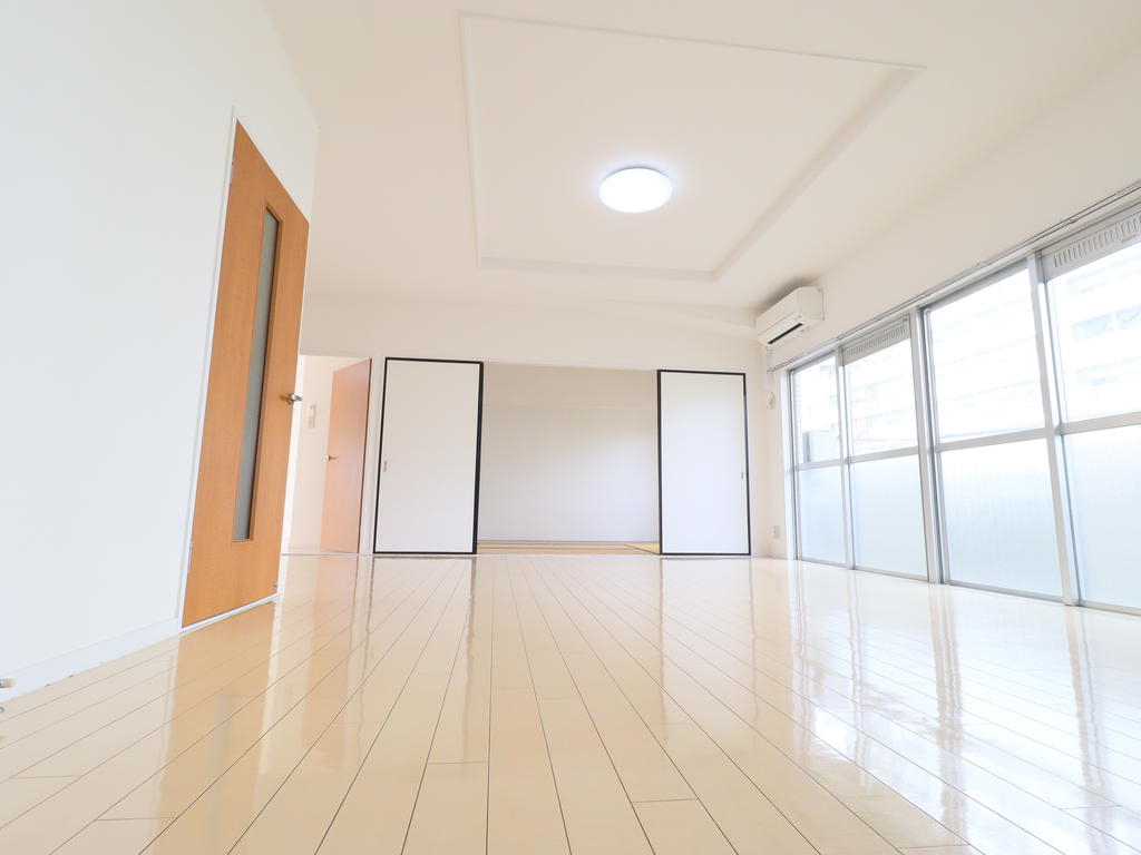 居室・リビング　17帖ある広くて明るくて使いやすいリビング♪