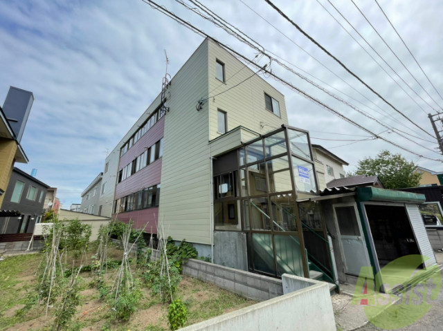 札幌市北区新川一条のマンションの建物外観