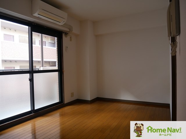 居室・リビング　インターネットが無料で使えます。