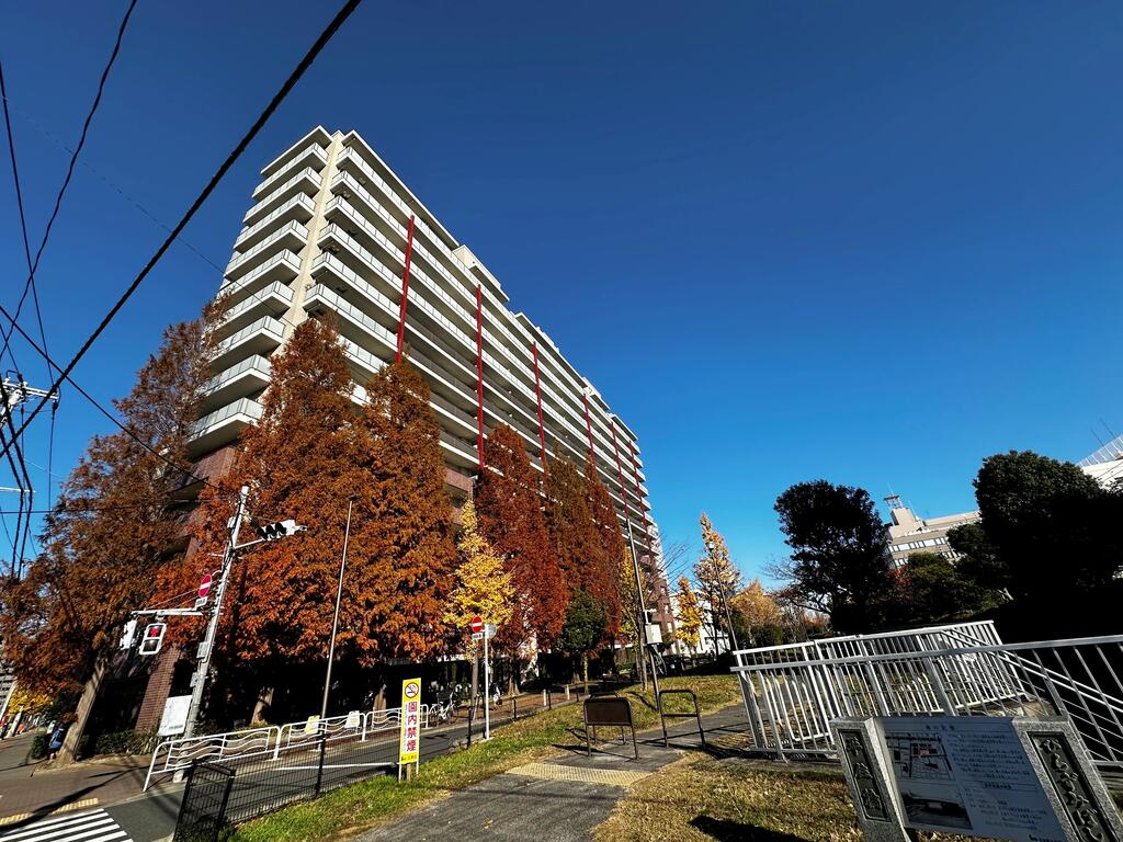 シャルゼ木場公園の建物外観