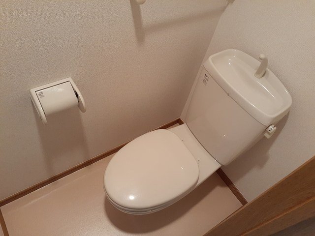 【アイナのトイレ】