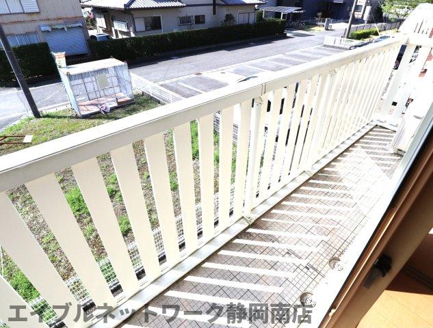 バルコニー　お洗濯にも便利なバルコニー付き