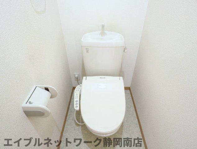 トイレ　温水洗浄便座