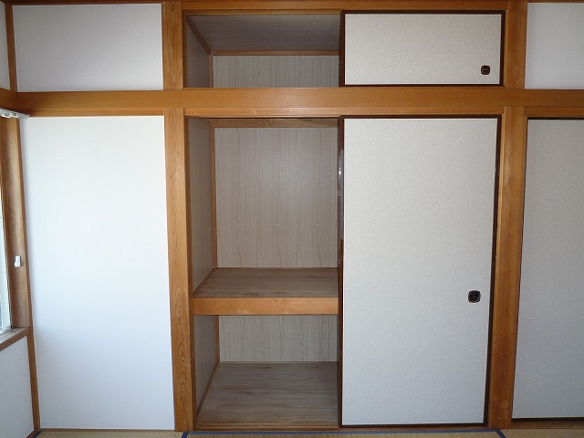 収納　（他室写真代用）