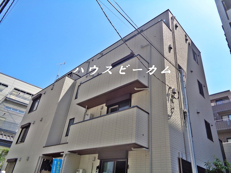 東京都新宿区北新宿４の賃貸マンションの外観