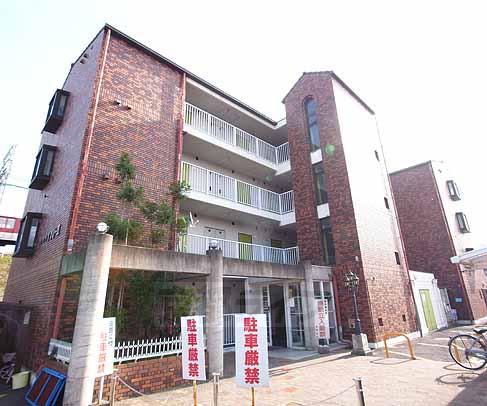 【城陽市枇杷庄のマンションの建物外観】