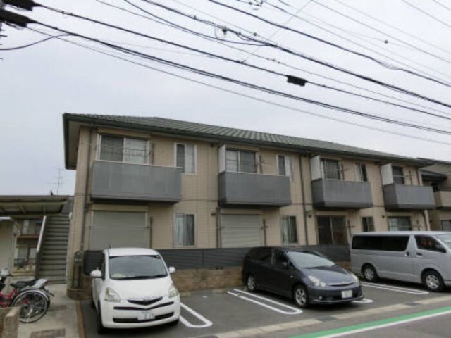 豊田市三軒町のアパートの建物外観