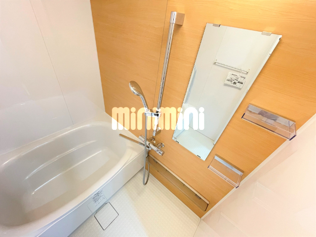 バス・シャワールーム　ゆったり入れる広さあります。