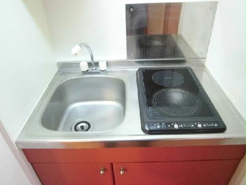 キッチン　二口電気コンロです。