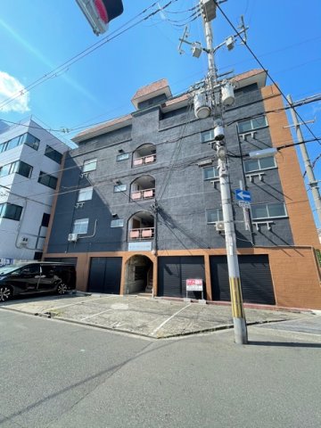 【大阪市生野区巽中のマンションの建物外観】