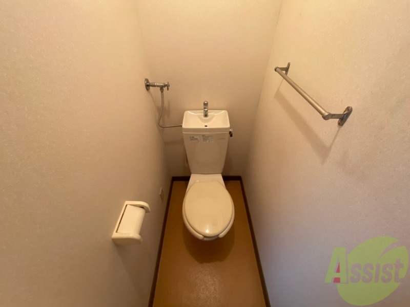 トイレ　ウォシュレット機能がついたトイレ。安心して使用できますね。