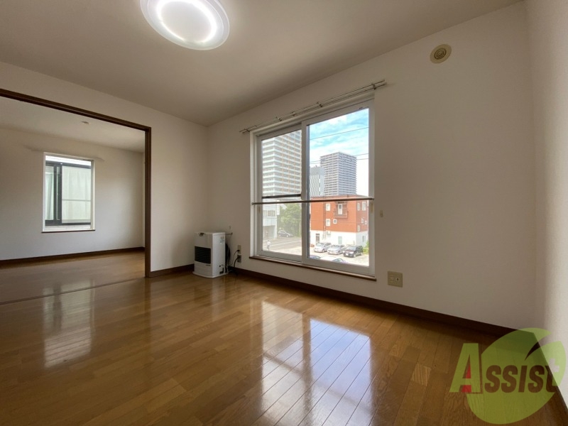 居室・リビング　広くてキレイなお部屋が広がっていて、充実した生活が送れそう。