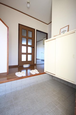 玄関　シューズボックス付きの玄関です☆