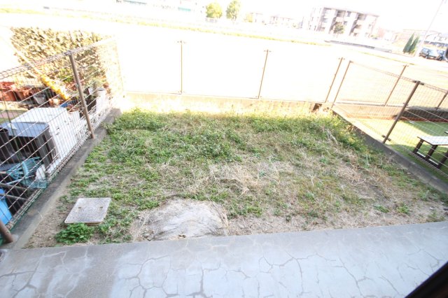 庭　陽当たり良好なお庭付きです♪