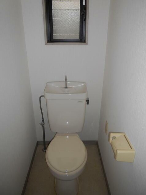 トイレ　窓のあるトイレ