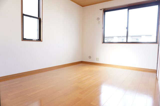 その他部屋・スペース　２面採光の洋室６帖☆