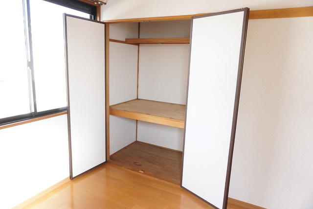 収納　６帖洋室の収納☆
