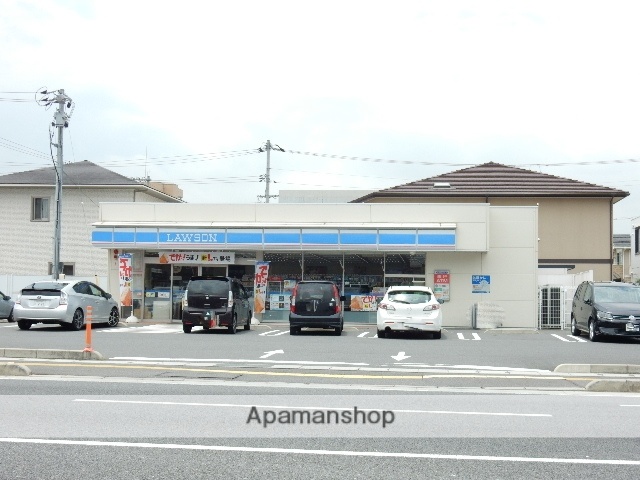 コンビニ　ローソン大供本町店（コンビニ）まで300m