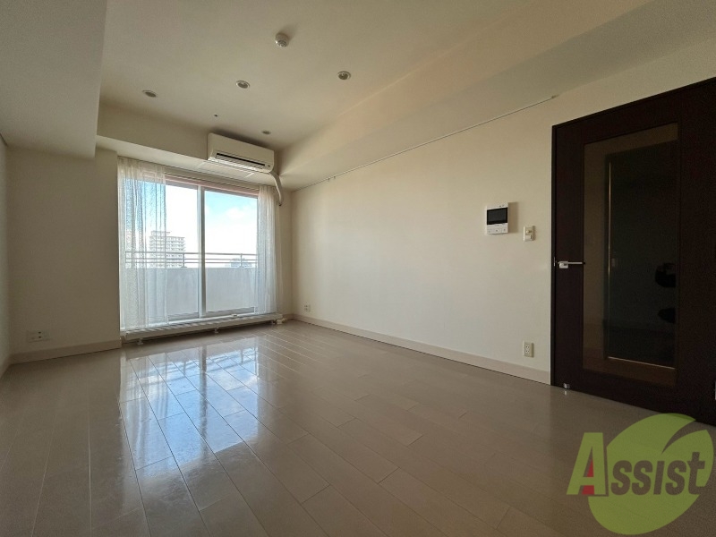 居室・リビング　日当たり良く広々したリビングで快適に過ごせます。