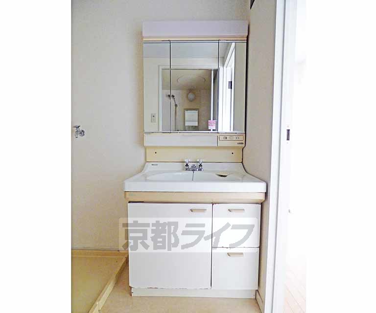 洗面設備　洗面台です。