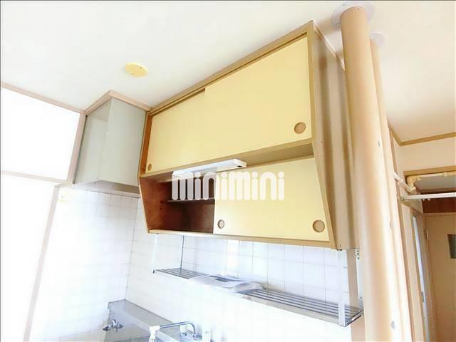 その他設備　キッチン上部にも収納できますね。