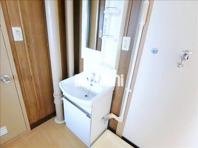 洗面設備　忙しい朝に嬉しい洗面化粧台です。