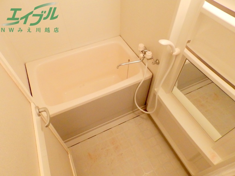 バス・シャワールーム　別部屋反転写真です