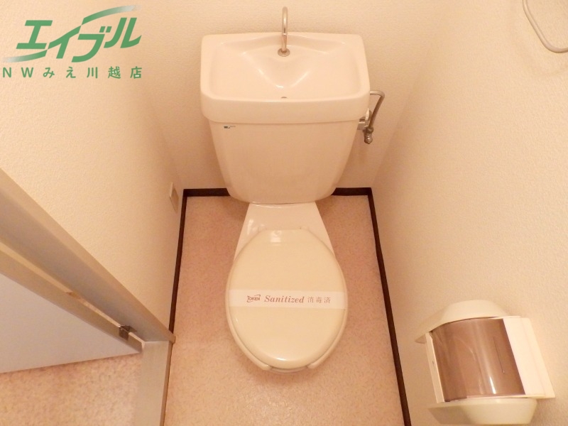 トイレ　別部屋反転写真です