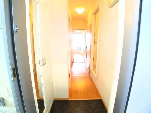 玄関　玄関ドアは防犯サムターン設置