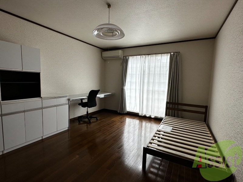 居室・リビング　１０帖の１Ｋです！広々としていて使いやすいね！