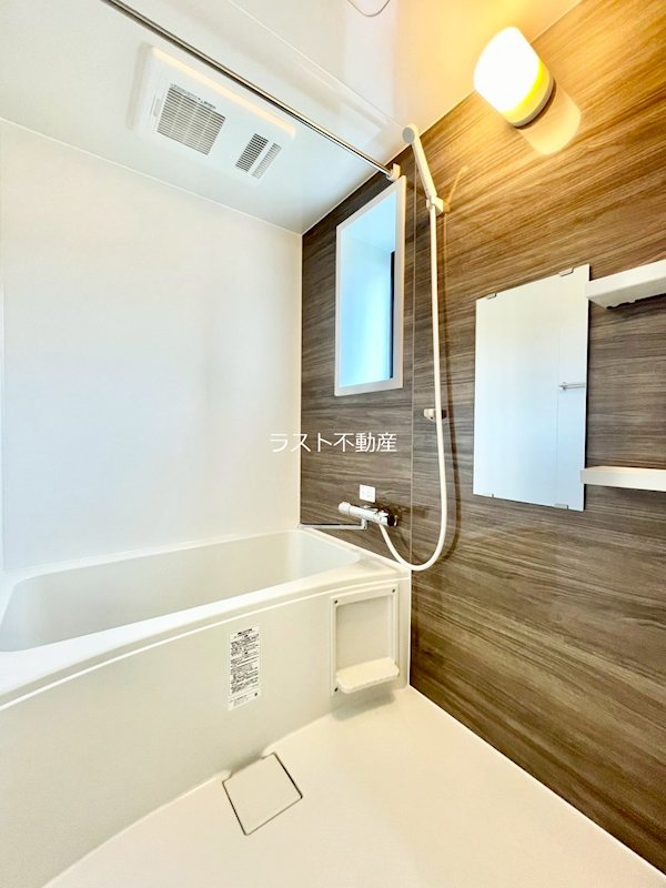 バス・シャワールーム　写真は同タイプ、別物件の写真となります。